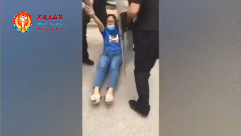 广西南宁市高新区政府派“匪警”等镇压市民,“匪警”抓女市民,见人就打暴力执法。.png 广西南宁市高新区政府派“匪警”等镇压市民,“匪警”抓女市民,见人就打暴力执法。.png